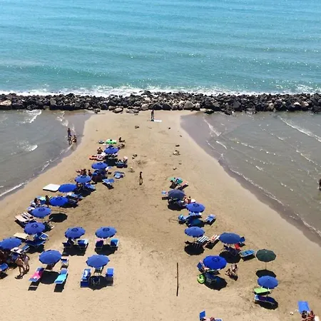 Cozy With Direct Beach Access In 32 Sqm * Nettuno